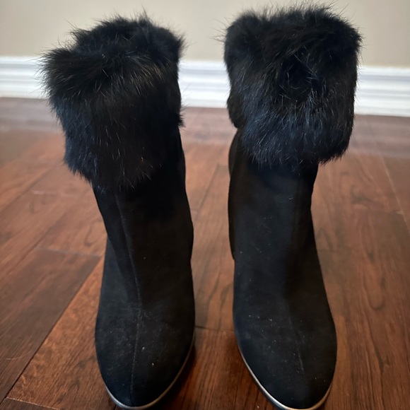 BCBGMaxAzria bootie with 5 inch heel - Picture 4 of 4